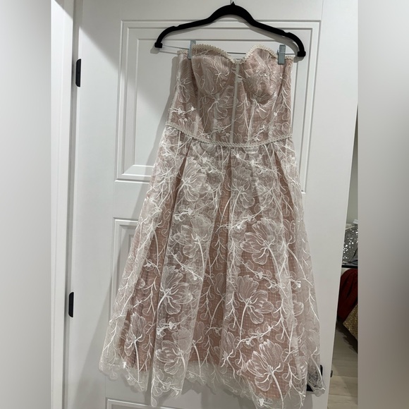 NADINE MERABI Dresses & Skirts - NADINE MERABI OLIVIA DRESS WHITE LACE